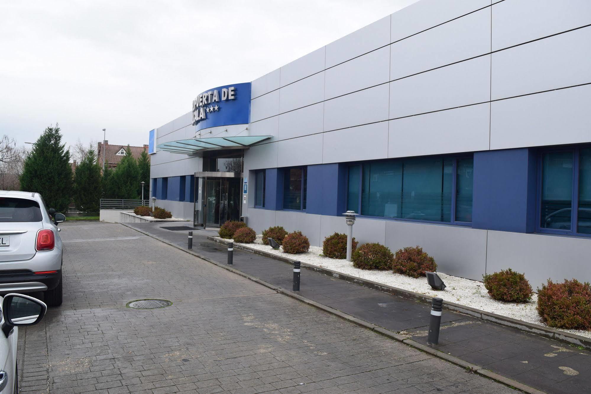 Hotel Puerta De Alcala Αλκαλά ντε Ενάρες Εξωτερικό φωτογραφία