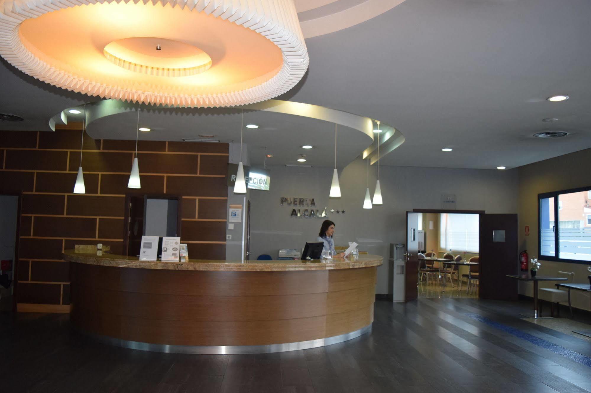 Hotel Puerta De Alcala Αλκαλά ντε Ενάρες Εξωτερικό φωτογραφία