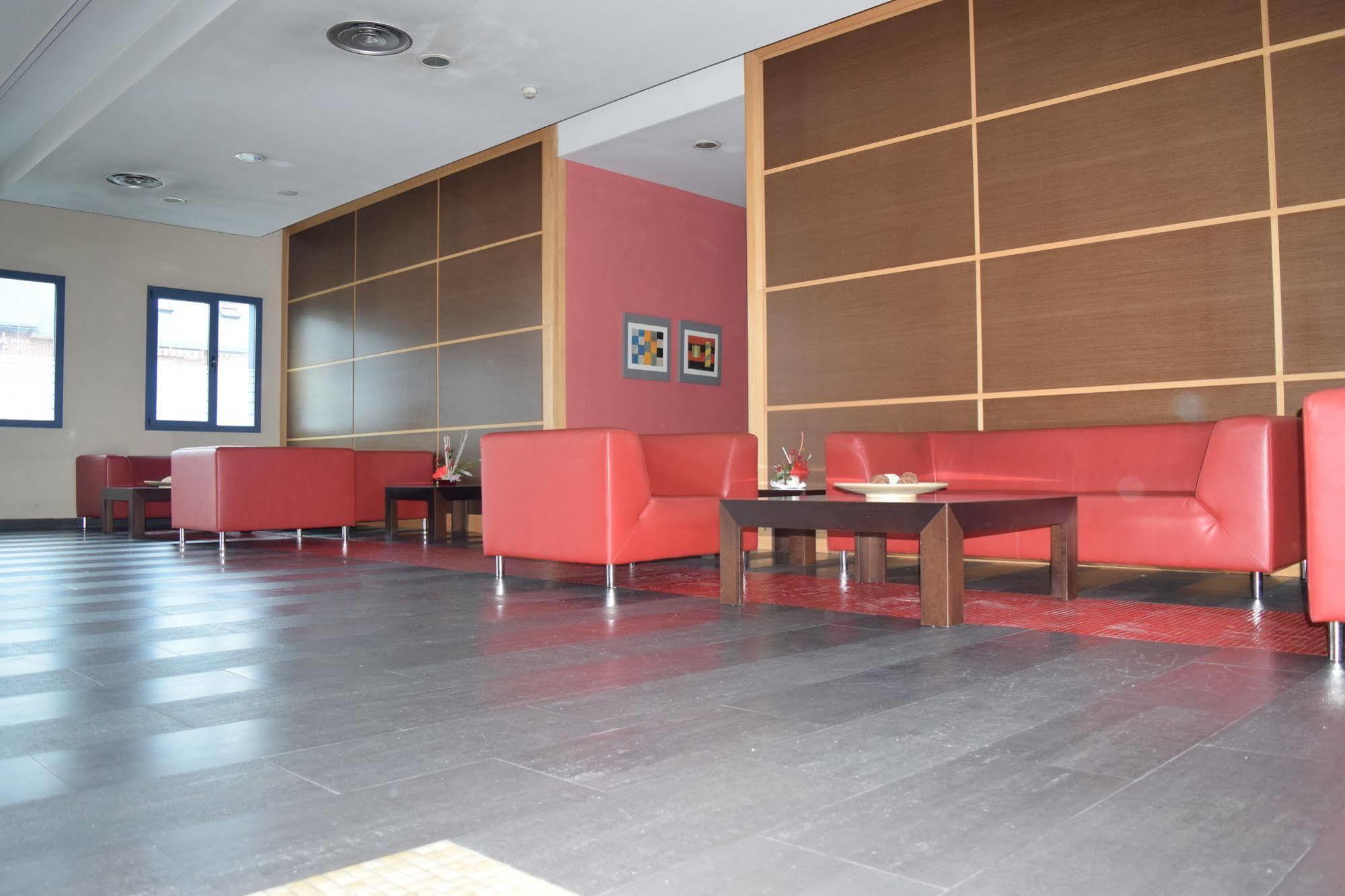 Hotel Puerta De Alcala Αλκαλά ντε Ενάρες Εξωτερικό φωτογραφία