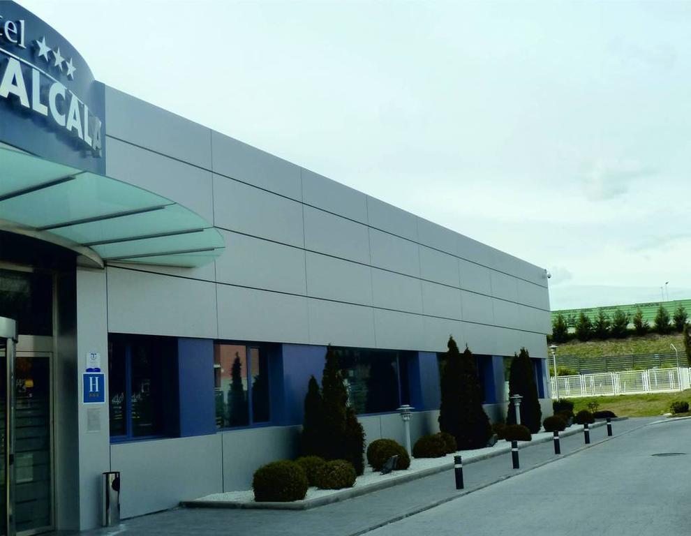 Hotel Puerta De Alcala Αλκαλά ντε Ενάρες Εξωτερικό φωτογραφία