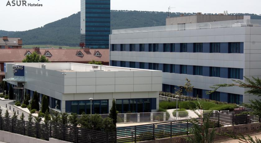 Hotel Puerta De Alcala Αλκαλά ντε Ενάρες Εξωτερικό φωτογραφία